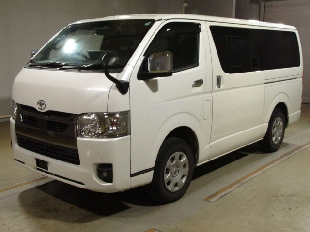 TOYOTA HIACE VAN