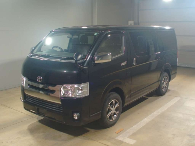 TOYOTA HIACE VAN