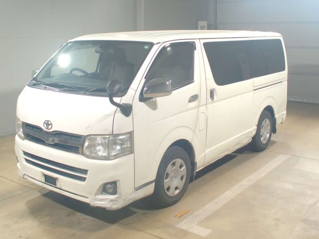 TOYOTA HIACE VAN