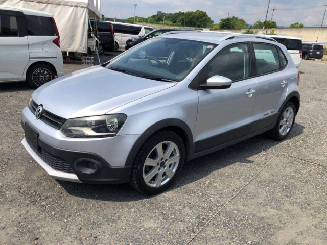 VOLKSWAGEN CROSS POLO