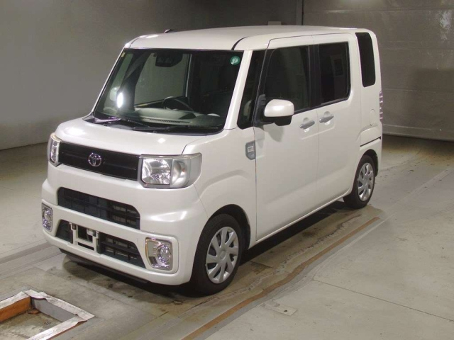 TOYOTA PIXIS MEGA