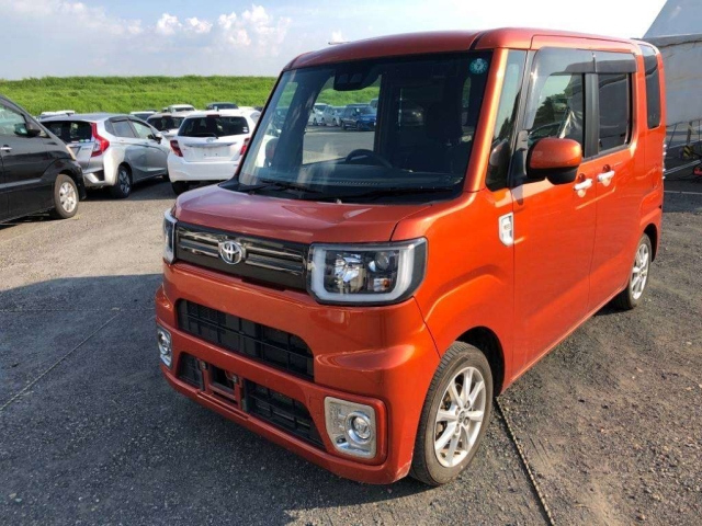 TOYOTA PIXIS MEGA