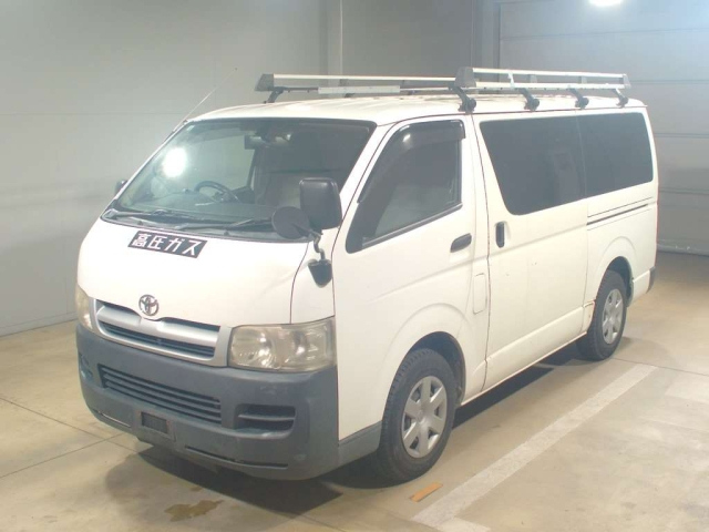 TOYOTA REGIUS ACE VAN