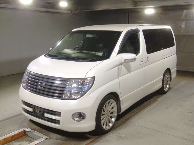 NISSAN ELGRAND