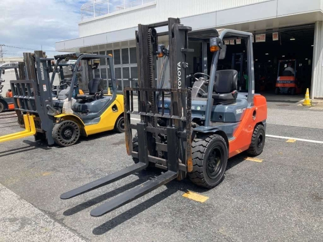 TOYOTA FORKLIFT