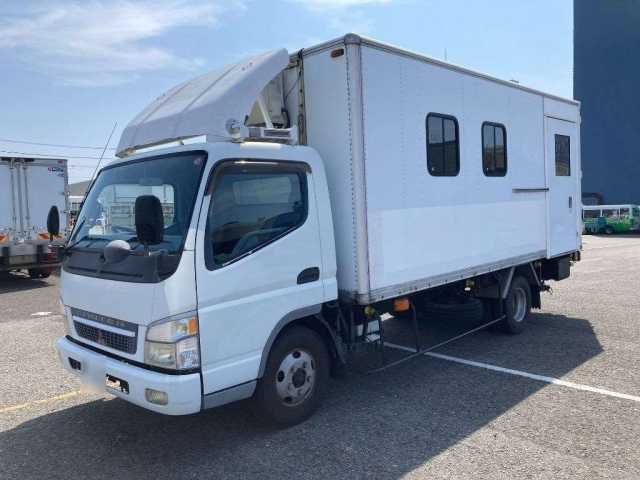 MITSUBISHI CANTER