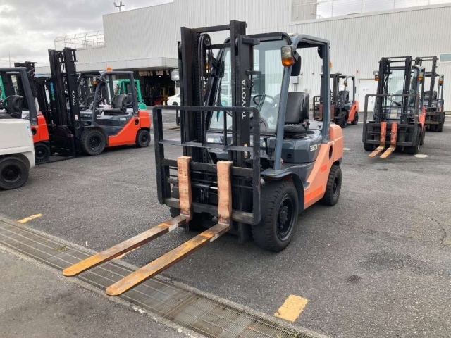 TOYOTA FORKLIFT