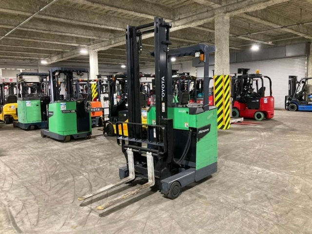 TOYOTA FORKLIFT