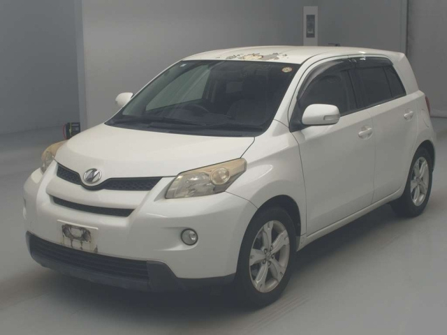 TOYOTA IST