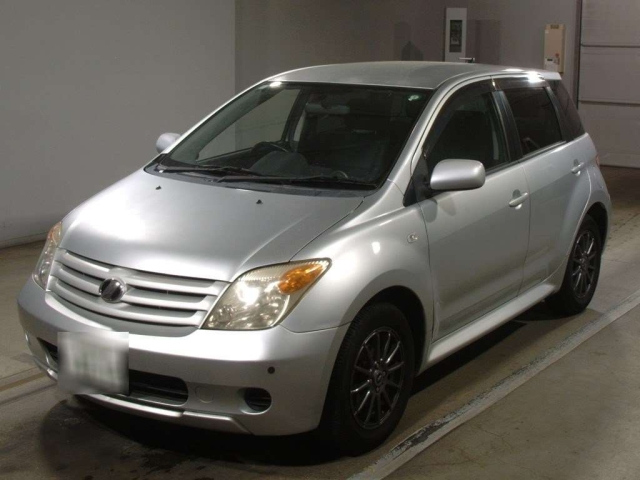TOYOTA IST