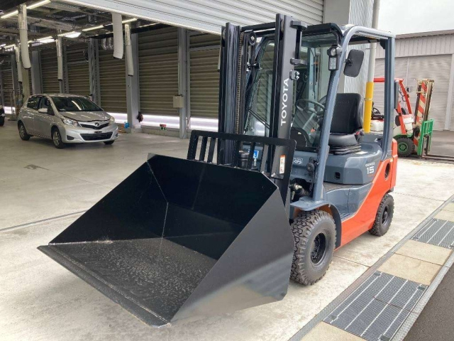 TOYOTA FORKLIFT