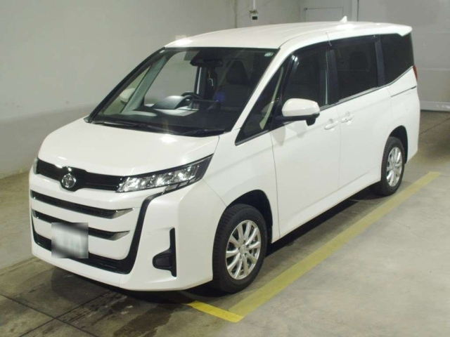 TOYOTA NOAH