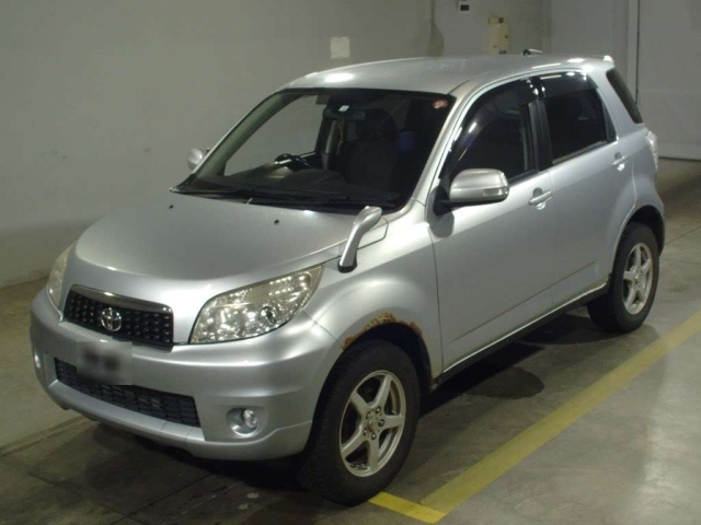 TOYOTA RUSH