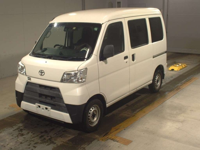 TOYOTA PIXIS VAN