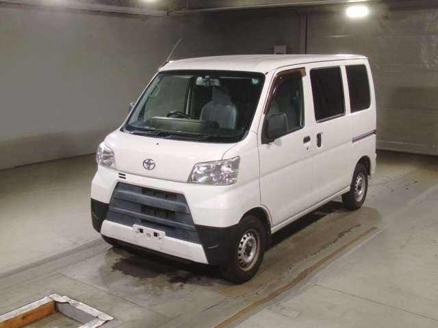 TOYOTA PIXIS VAN
