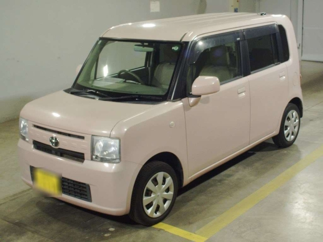 TOYOTA PIXIS SPACE