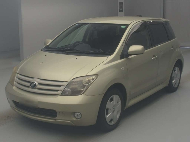 TOYOTA IST