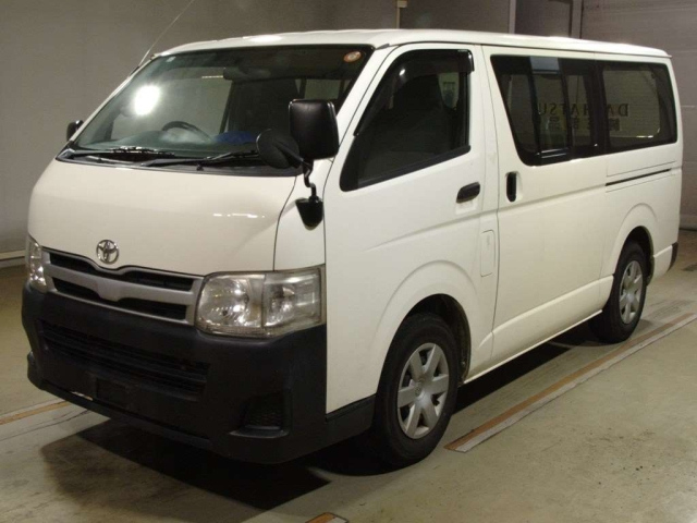 TOYOTA REGIUS ACE VAN