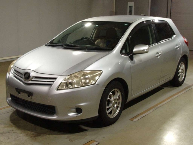 TOYOTA AURIS