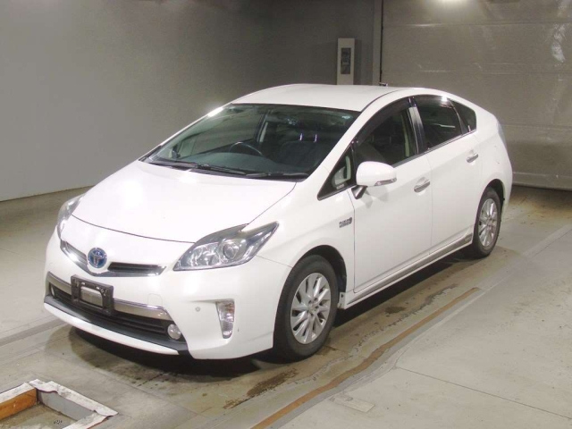 TOYOTA PRIUS PHV