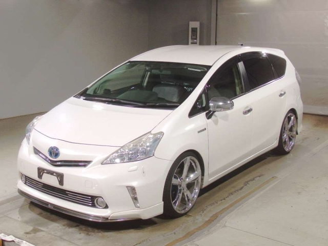 TOYOTA PRIUS ALPHA