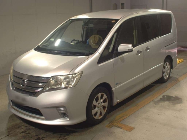 NISSAN SERENA
