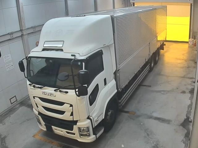 ISUZU TRUCK