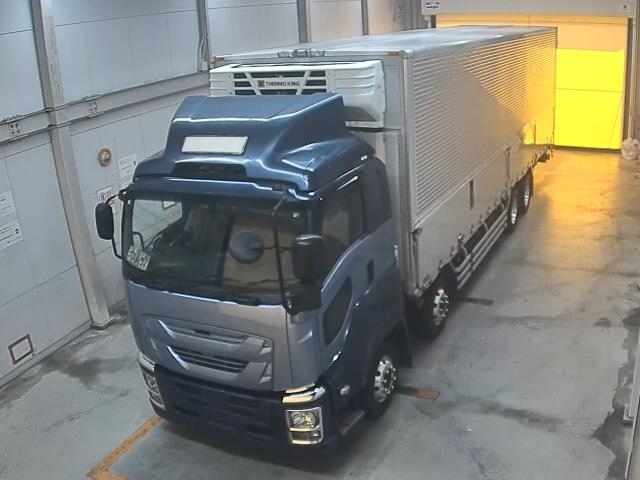 ISUZU TRUCK