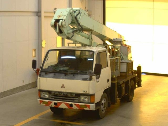 MITSUBISHI CANTER