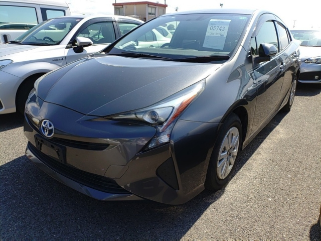 TOYOTA PRIUS
