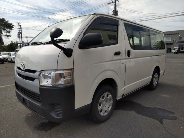 MAZDA BONGO BRAWNY VAN