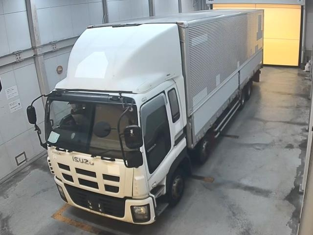 ISUZU TRUCK