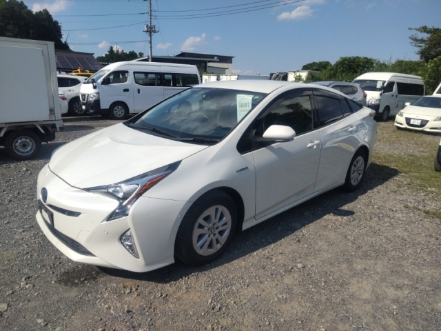 TOYOTA PRIUS