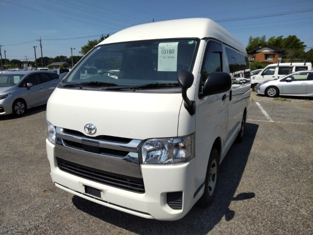 TOYOTA HIACE VAN