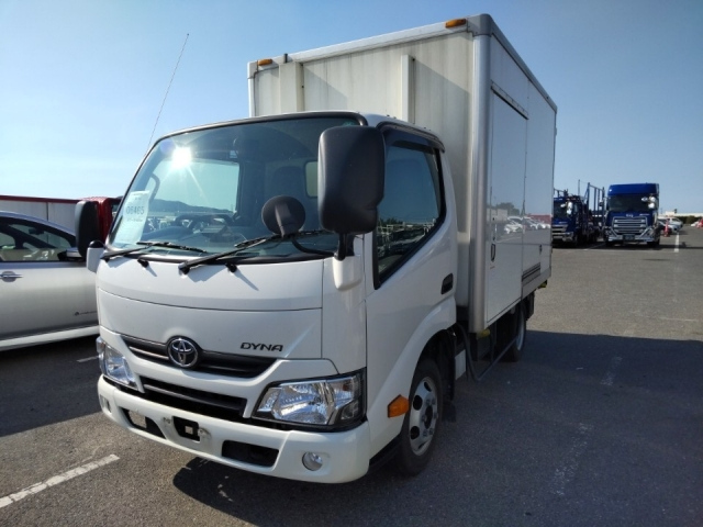 TOYOTA DYNA