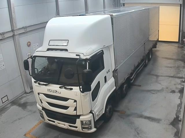 ISUZU TRUCK