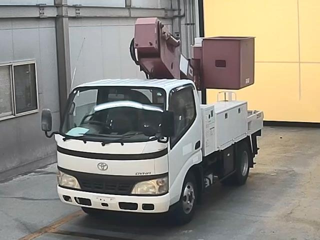 TOYOTA DYNA