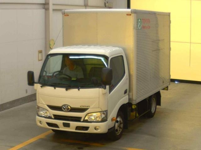 TOYOTA DYNA