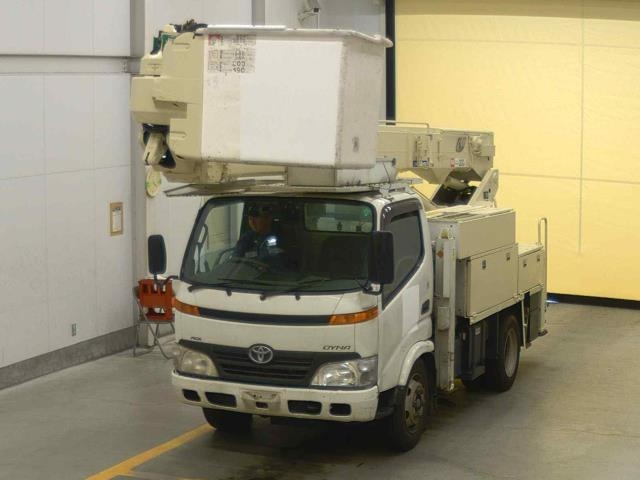 TOYOTA DYNA