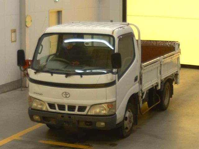 TOYOTA DYNA