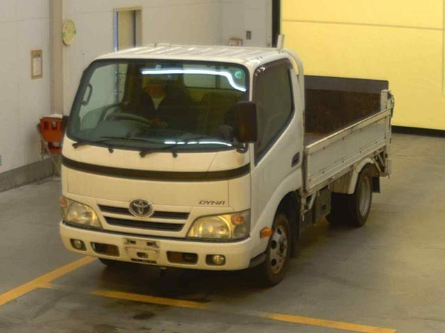 TOYOTA DYNA