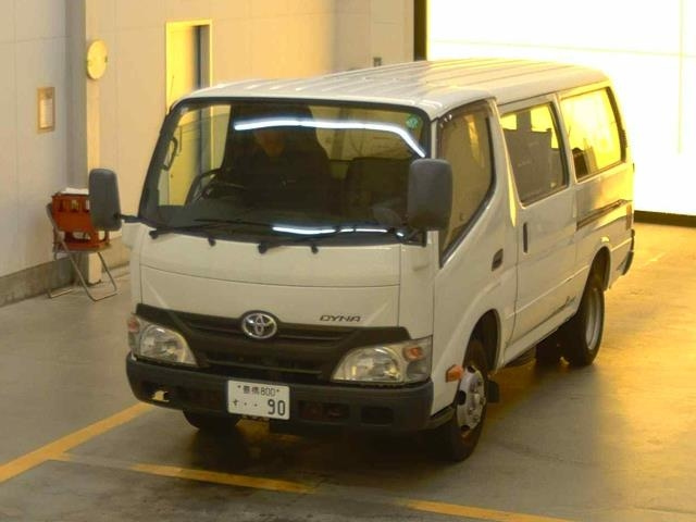 TOYOTA DYNA