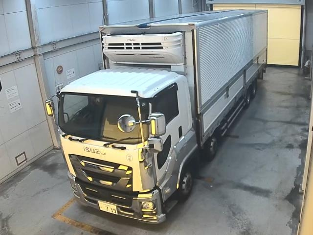 ISUZU TRUCK