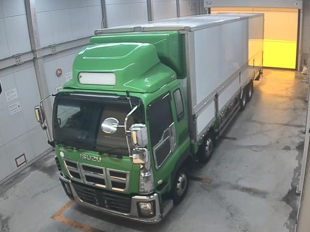 ISUZU TRUCK
