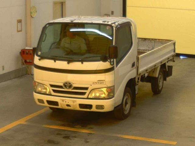 TOYOTA DYNA