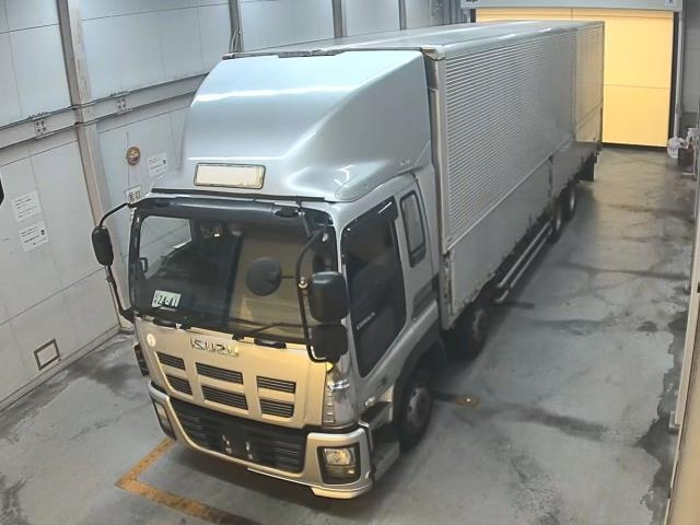 ISUZU TRUCK