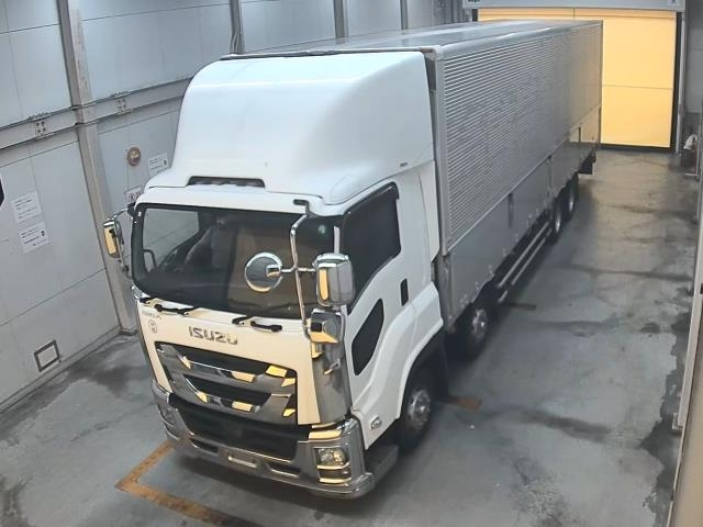 ISUZU TRUCK