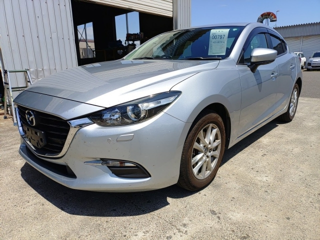 MAZDA AXELA