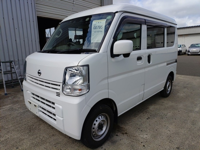 NISSAN CLIPPER VAN
