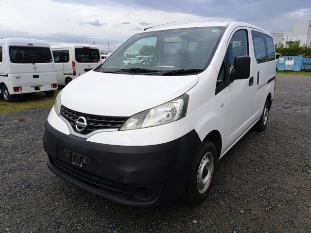 NISSAN NV200